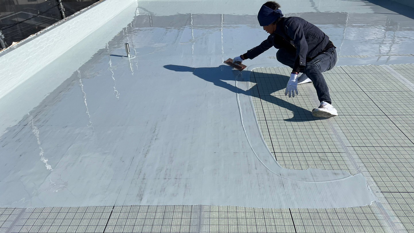 ベランダ防水の基礎知識】4つの工法の特徴＆改修方法を徹底解説 
