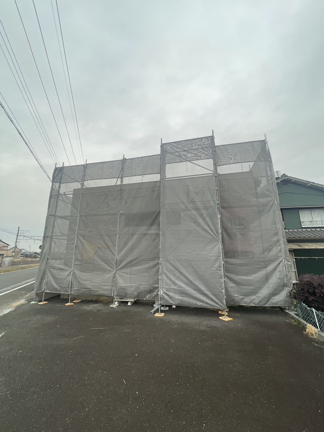 稲沢市　F様所有店舗　外壁塗装工事スタートです！