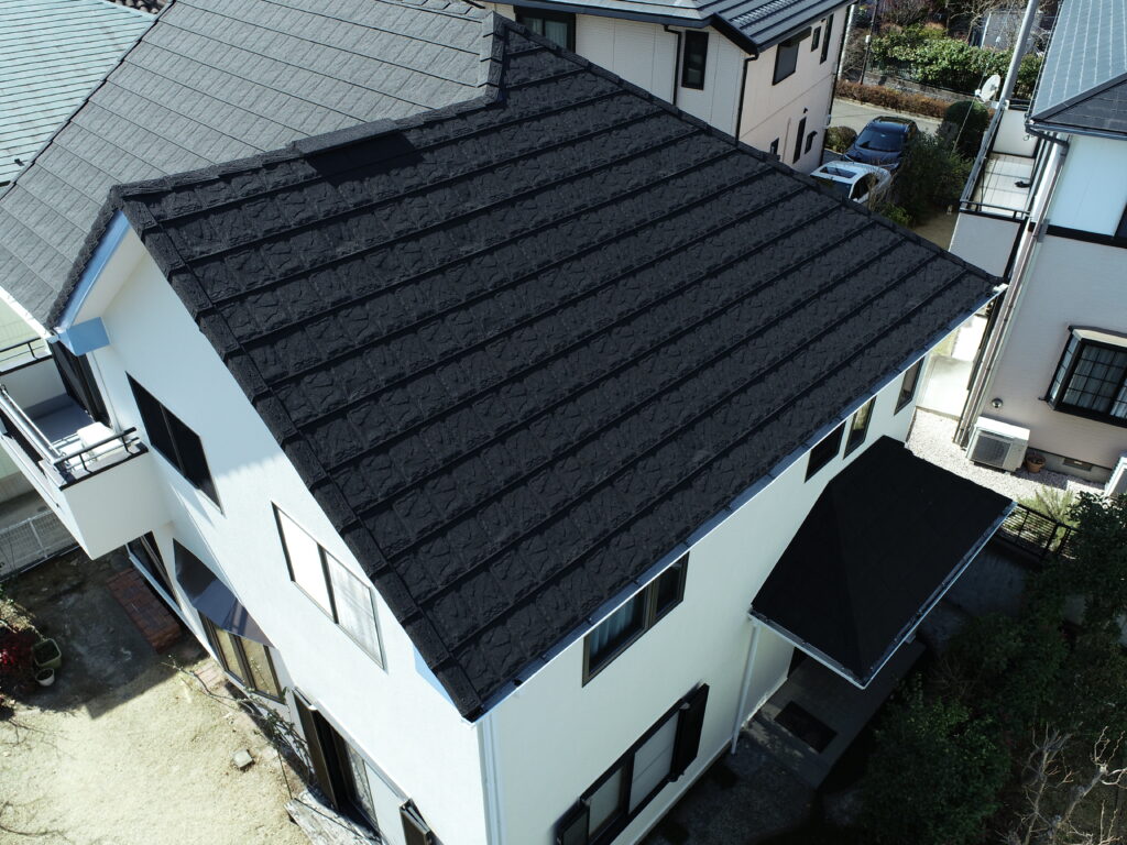 屋根カバー工法による施工