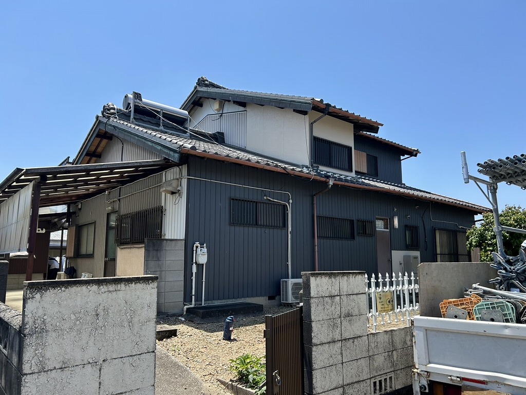 和風　雨漏り補修の為　2階外壁一部塗装・屋根工事施工事例　ベージュ系　北名古屋市I様邸（NO.24703）