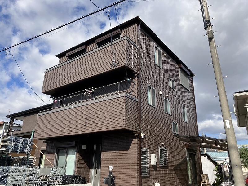 築23年3階建て　屋根板金カバー　高耐久スーパームキコート　外壁塗装工事施工事例　ブラウン系　岩倉市Y様（NO.25777）