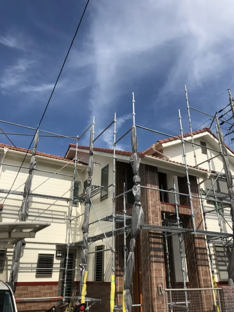 台風が近づいてきた時に屋根をチェックする際のポイント