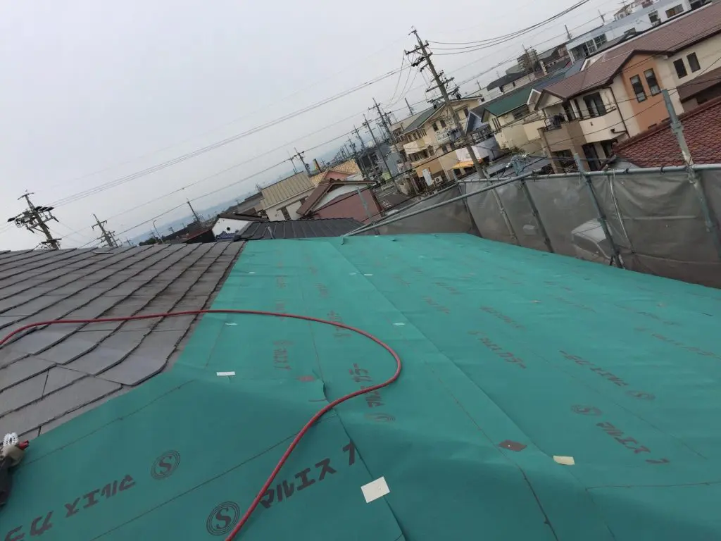 自然災害によって割れた際は火災保険の申請を行うのが重要