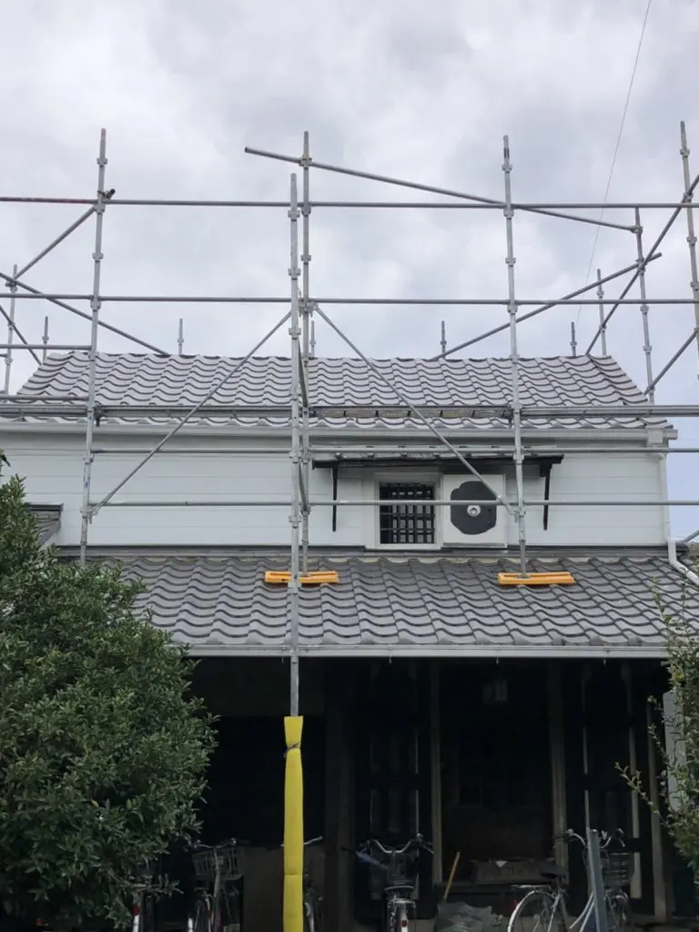 屋根強風対策を怠ることでどのような問題につながるか