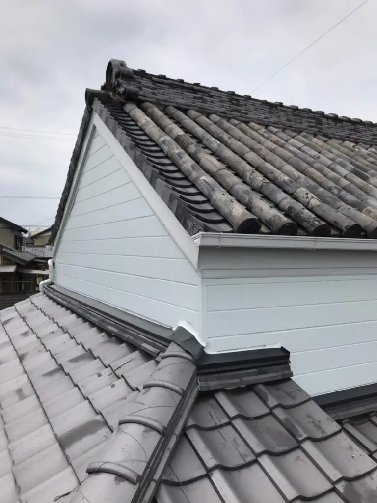 瓦は台風で飛ばされる場合がある