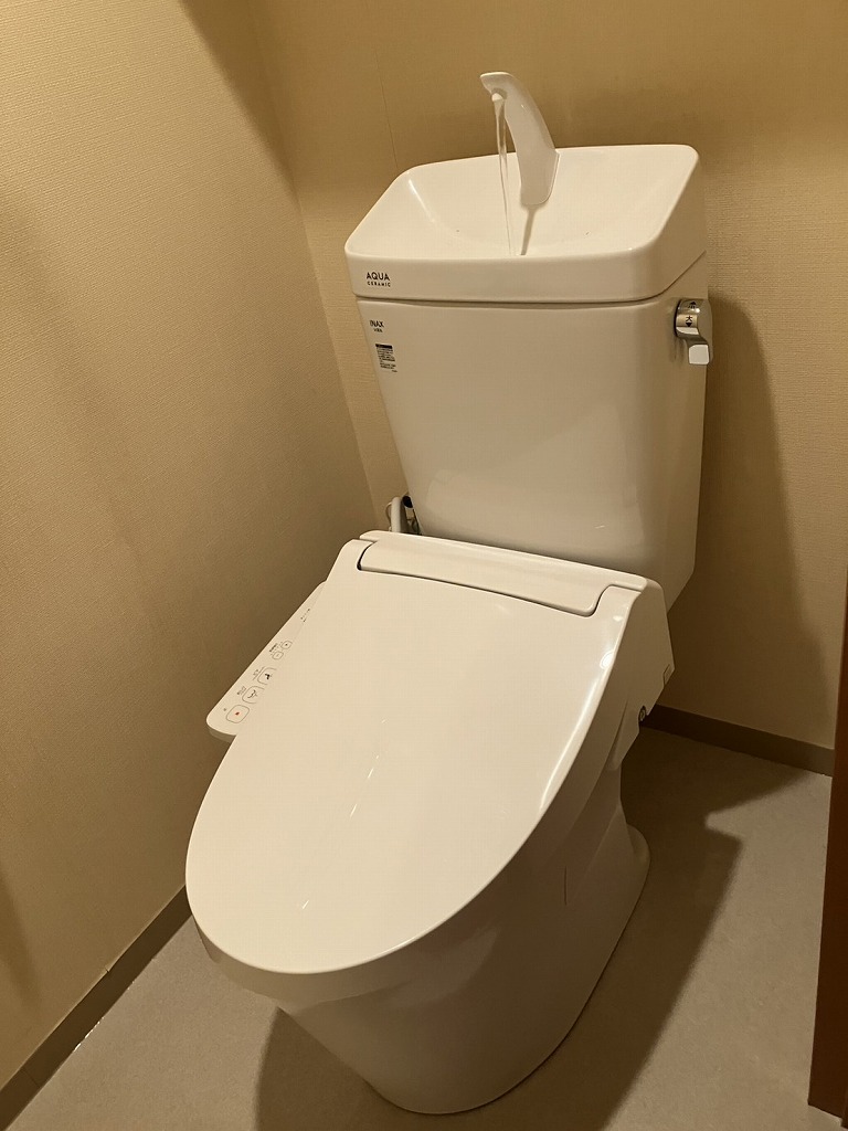 トイレリフォーム｜LIXILアメージュ　キレイ機能でお手入れ楽々！　便器交換工事施工事例　岩倉市M様