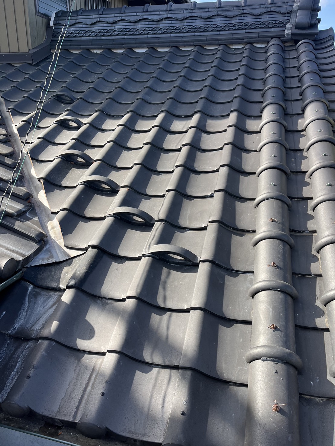 瓦屋根 雨漏り修理｜下屋根下地一部交換・大屋根隅棟補修工事施工事例　北名古屋市O様