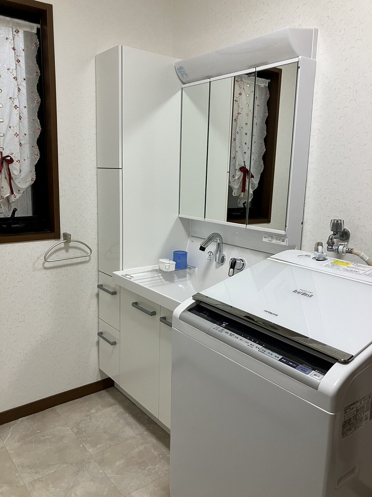 洗面化粧台取替｜LIXILピアラ　身支度や家事を楽にする　洗面化粧台取替工事施工事例　江南市O様