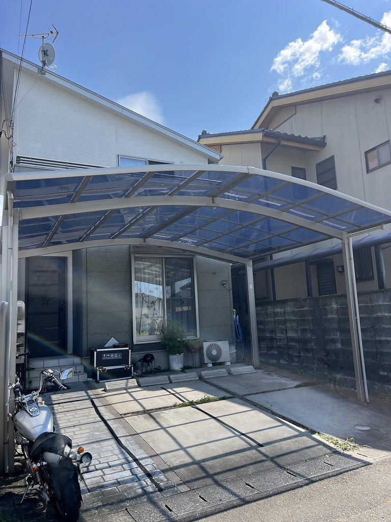 カーポート屋根貼替｜住友ベークライト ポリカーボネートプレート　カーポート屋根貼替工事施工事例　岩倉市K様